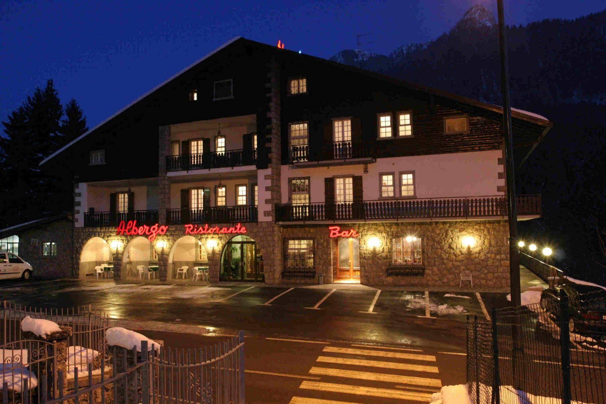 Hotel Des Alpes 코스티노델라프레소라나 외부 사진
